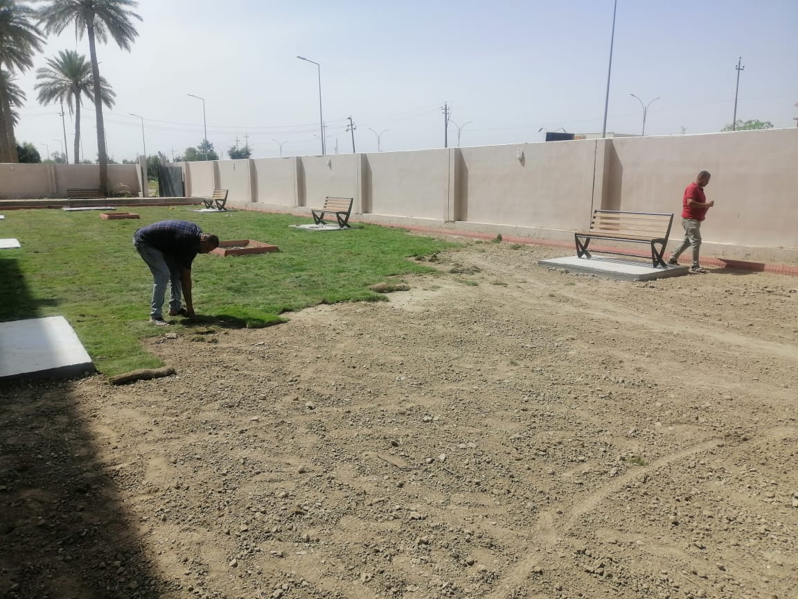 شعبة الصيانة والخدمات في الاقسام الداخلية/ الوحدة الزراعية تبدأ بالمرحلة الثانية لتأهيل حديقة قسم رقم(8)